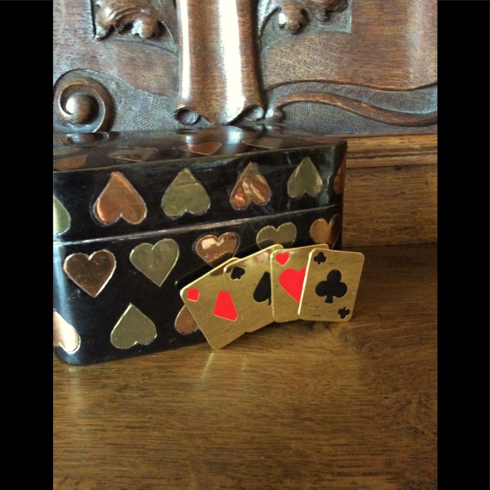 A Royal Flush  Brooch